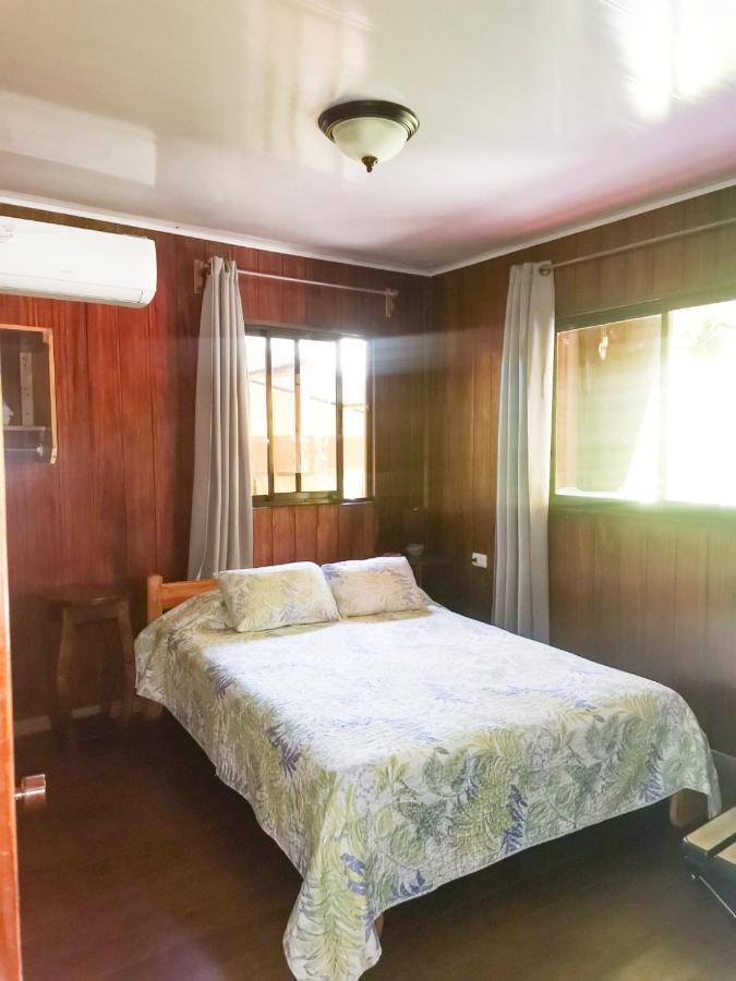 Hotel Casita Happy Feet And Tours Corcovado Drakes Bay Exterior foto