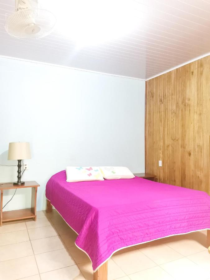 Hotel Casita Happy Feet And Tours Corcovado Drakes Bay Exterior foto