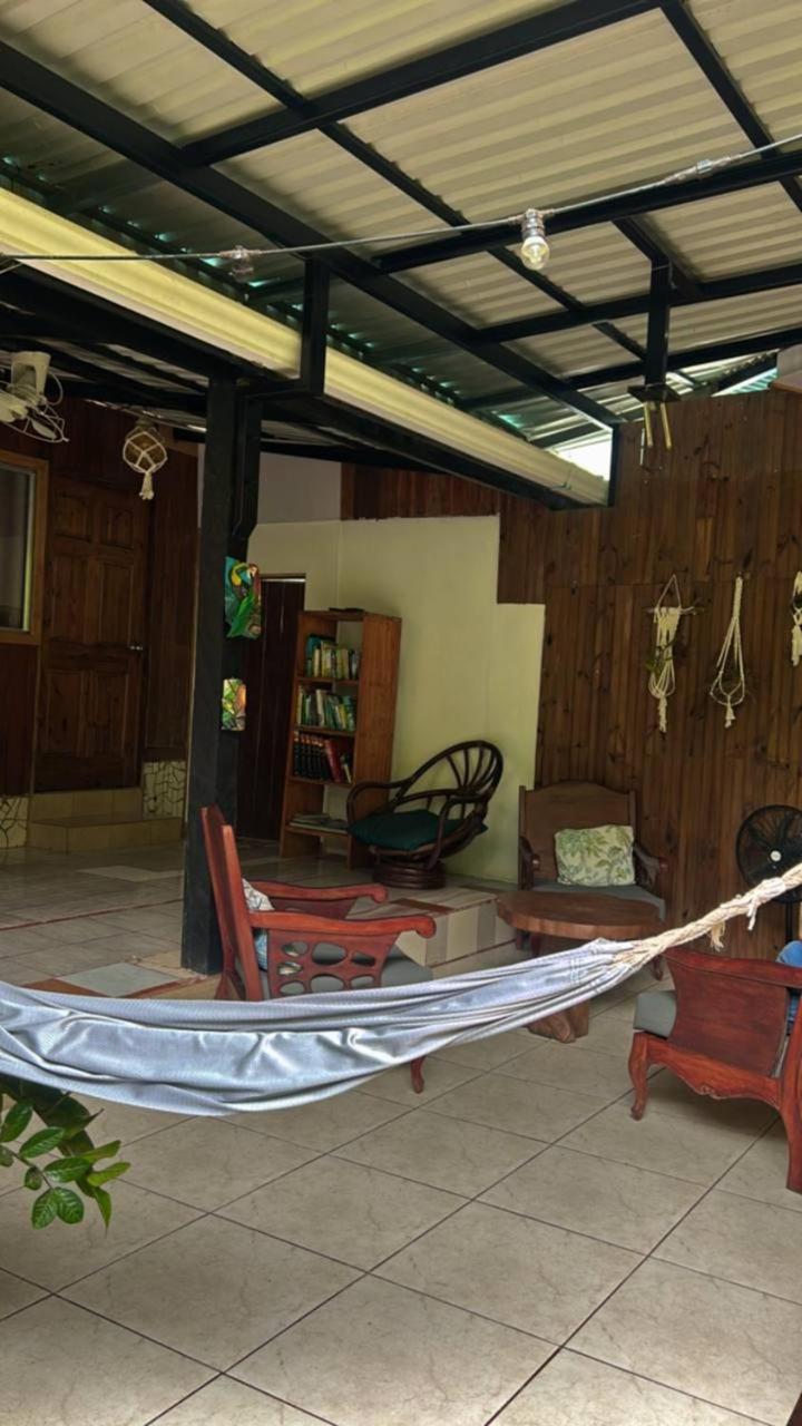Hotel Casita Happy Feet And Tours Corcovado Drakes Bay Exterior foto